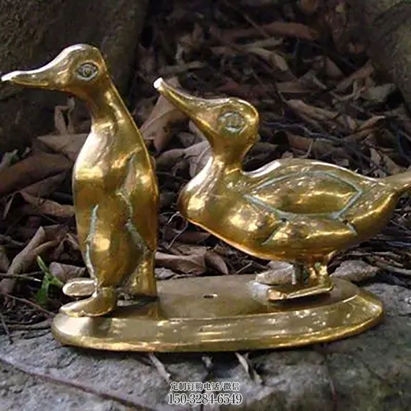 抽象鸭子雕塑厂家，仿真动物， 公园动物雕塑