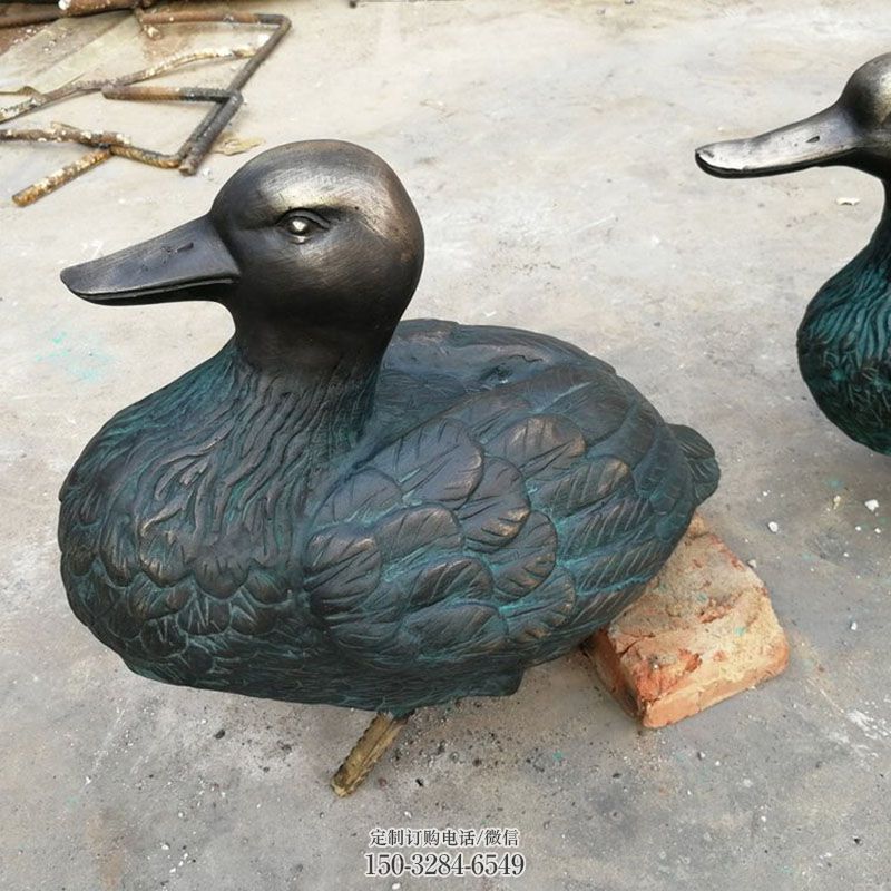 铜鸭子雕塑厂家，仿古工艺，公园广场动物摆件 (3)