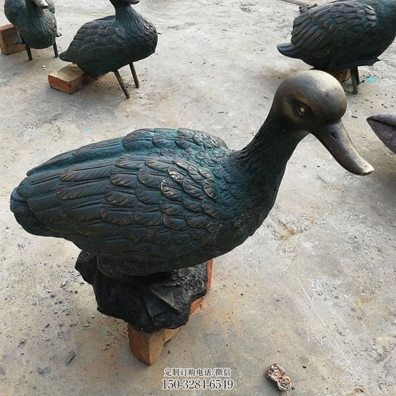 鸭子雕塑厂家，仿真动物， 景观雕塑制作
