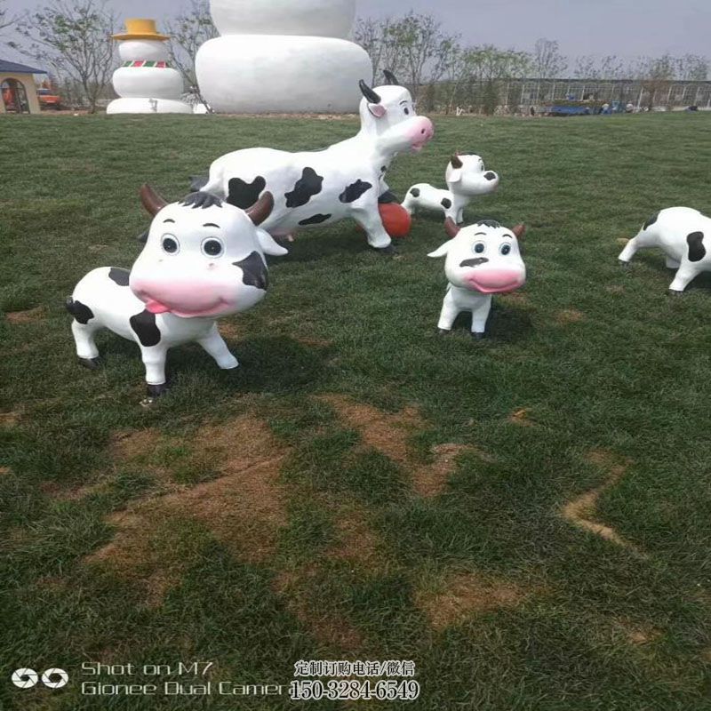 企业卡通狗雕塑 景观艺术卡通雕塑承接 商场玻璃钢狗雕塑常用