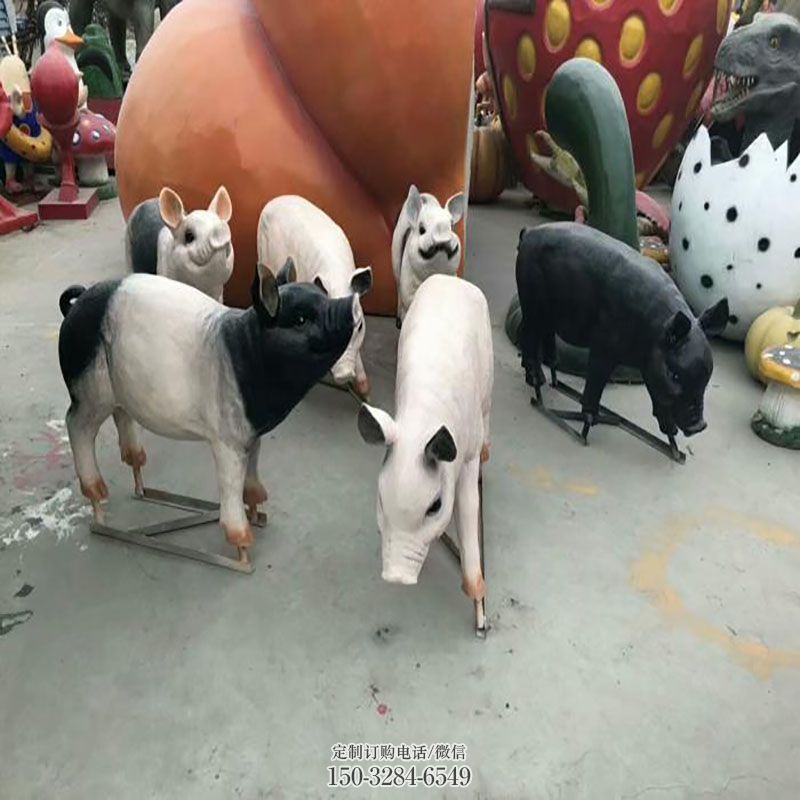 镜面猪雕塑 园林动物雕塑摆件订做 城市广场玻璃钢猪雕塑提供