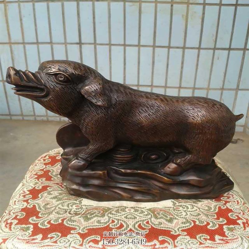 社区猪雕塑 景观动物雕塑造型点击 烤漆玻璃钢猪雕塑制造商