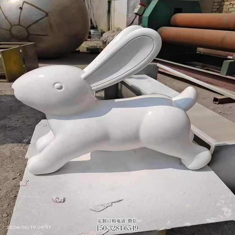 钢铸兔子雕塑 景区动物雕塑优选 玻璃钢兔子雕塑装饰精品