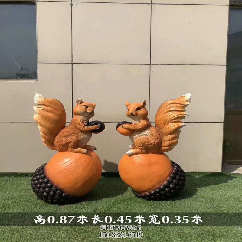 酒店松鼠雕塑 动物雕塑装饰精品 景观户外玻璃钢松鼠雕塑点击