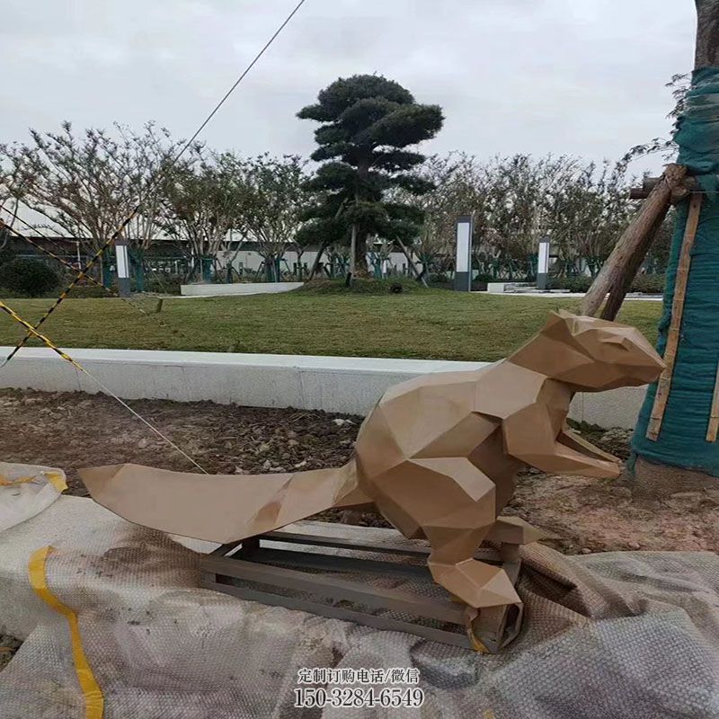 钢结构铜松鼠雕塑 景观艺术动物雕塑承接 铜松鼠雕塑订做通用