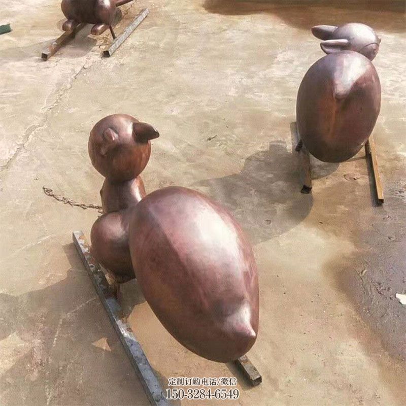 各类铜松鼠雕塑 动物雕塑工艺服务商 商业铜松鼠雕塑标准