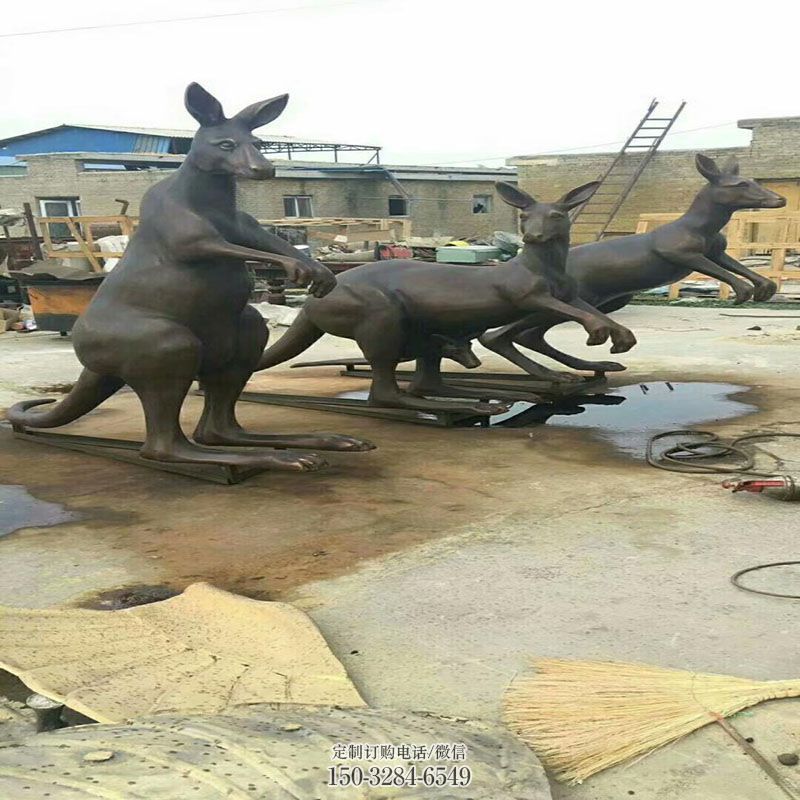 袋鼠雕塑工艺 景观艺术动物雕塑承接 袋鼠雕塑主题定做